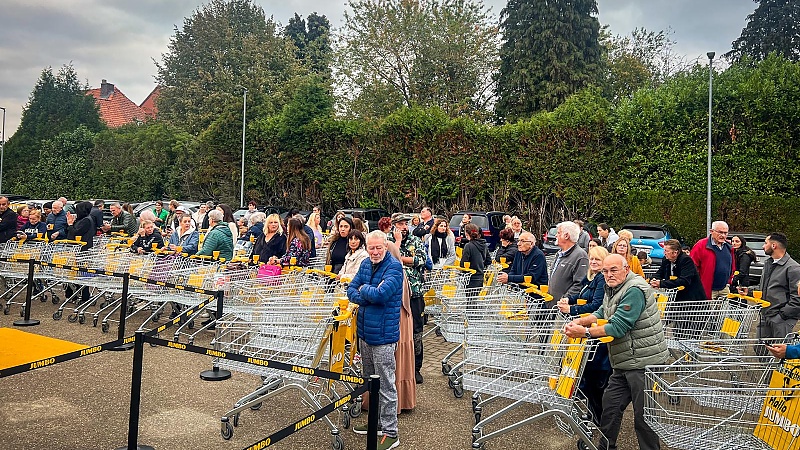 Een uur op voorhand stonden er al klanten aan te schuiven: Jumbo opent  filiaal in Beringen | HBVL